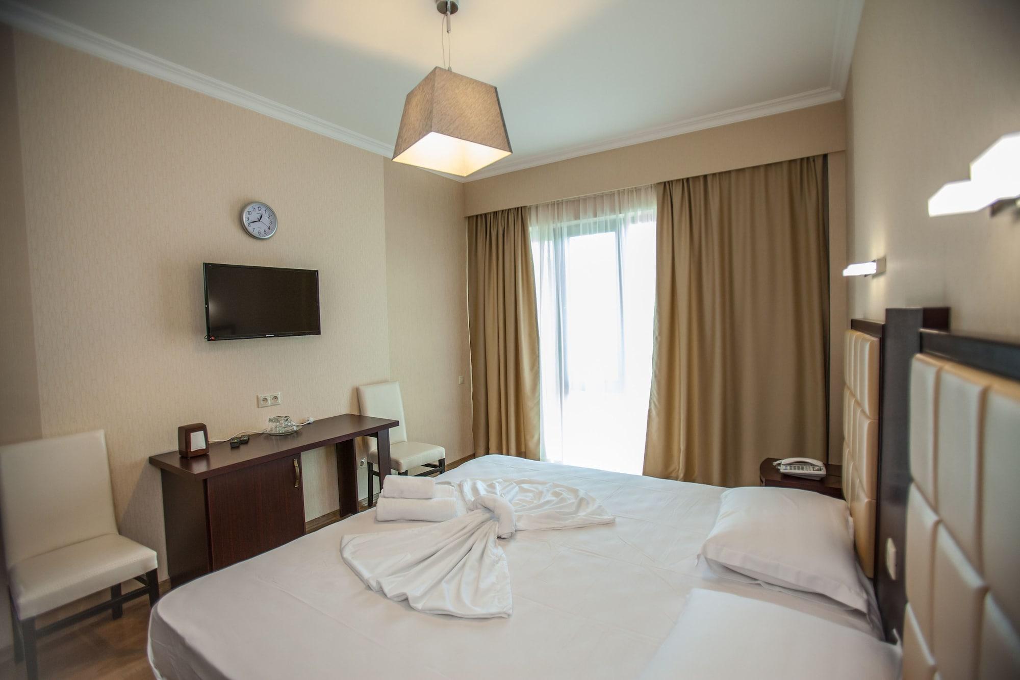 Gtm Plaza Hotel Tbilisi Exterior photo